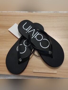 Calvin Klein Black Salya Flip Flops Women's Size 10 🆕